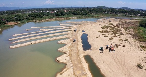 Hà Nội yêu cầu báo cáo vụ đấu giá mỏ cát cao gấp 70 lần giá khởi điểm trong tháng 8