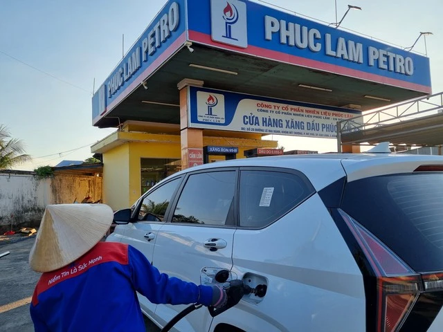 Phó thủ tướng yêu cầu Bộ Công thương nghiên cứu thành lập sàn xăng dầu - Ảnh 1