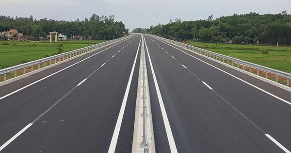 Triển khai cao điểm “500 ngày đêm thi đua hoàn thành 3000 km đường bộ cao tốc"