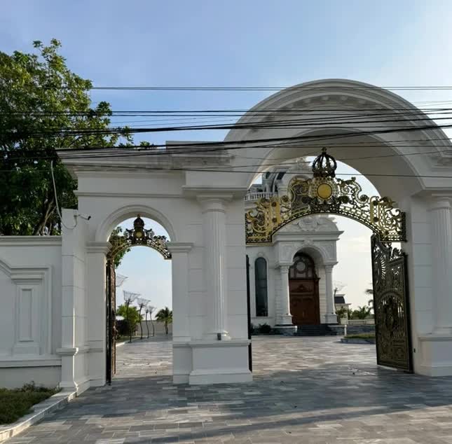 Biệt phủ của đại gia Bình Thuận tiếp tục được lùi thời hạn tháo dỡ - Ảnh 1