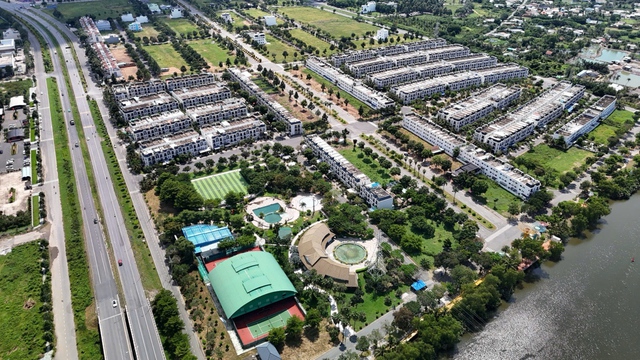 Cư dân hạnh phúc hơn vì sống trong không gian đô thị xanh La Villa TP.Tân An - Ảnh 3