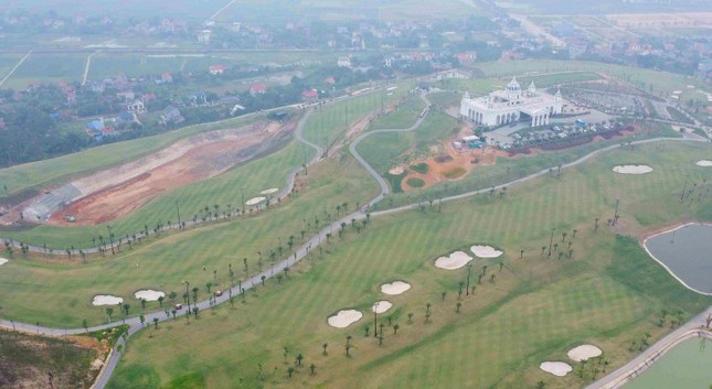 Bắc Giang xử phạt dự án sân golf Việt Yên 330 triệu đồng - Ảnh 1