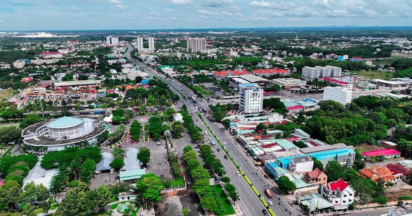 Một thị xã có diện tích 333km2 với hơn 287.000 dân, sở hữu cảng biển lớn nhất Việt Nam chuẩn bị "cất cánh" lên thành phố