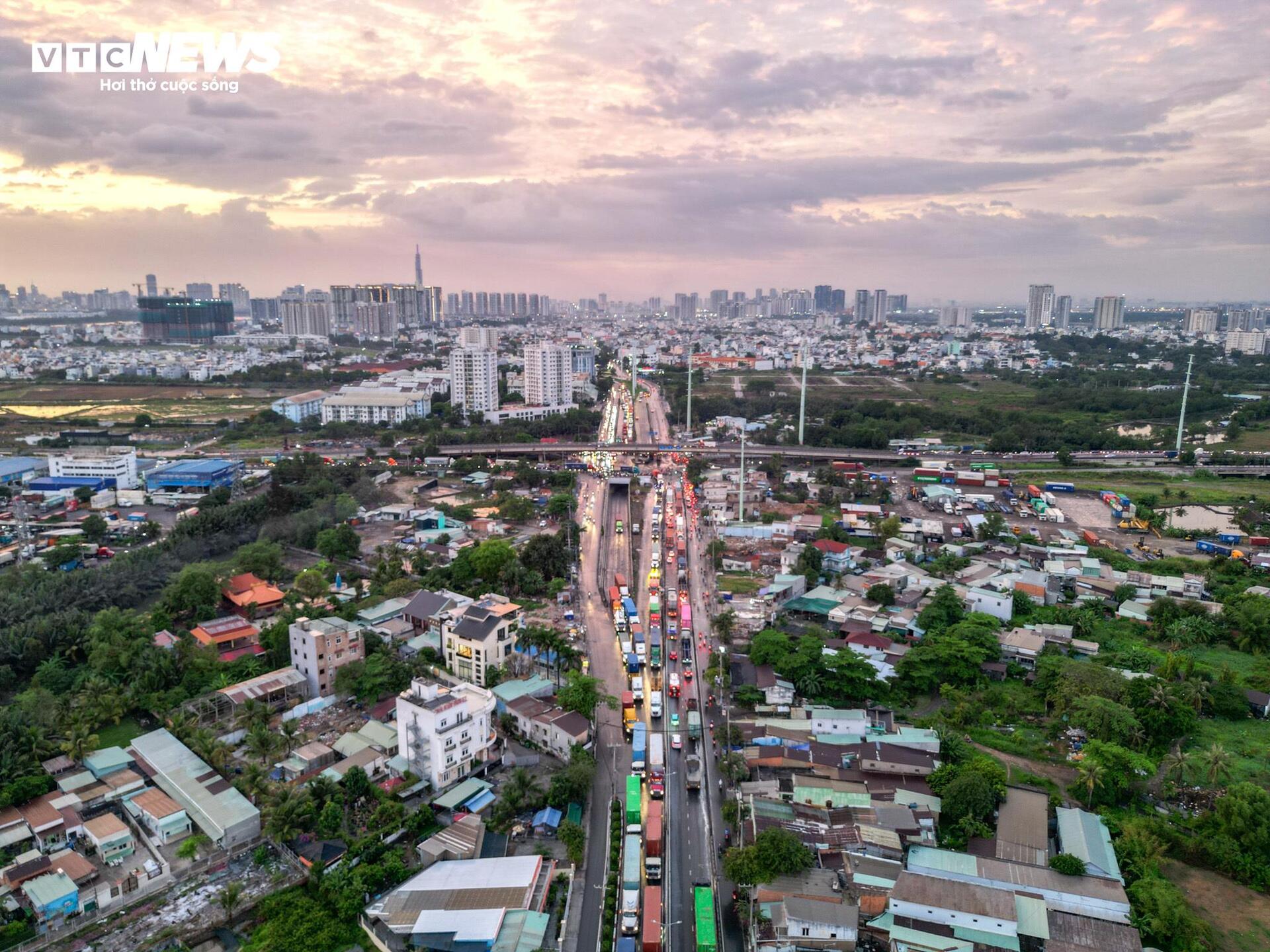 Vướng mặt bằng, dự án 'giải cứu kẹt xe' cửa ngõ TP.HCM tiếp tục đình trệ - Ảnh 13