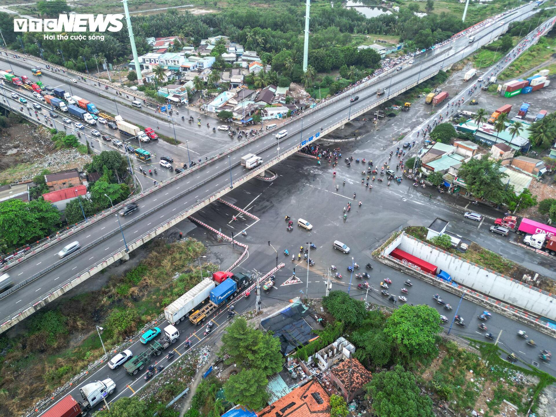 Vướng mặt bằng, dự án 'giải cứu kẹt xe' cửa ngõ TP.HCM tiếp tục đình trệ - Ảnh 2