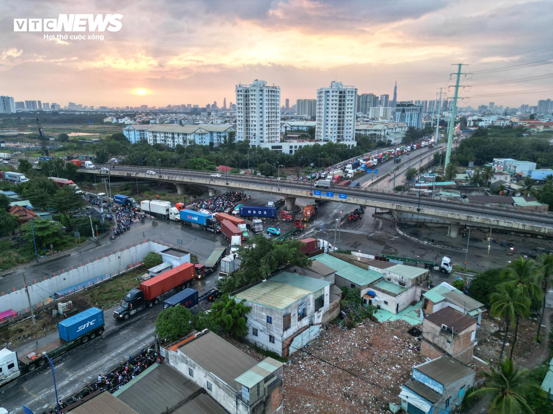 Vướng mặt bằng, dự án 'giải cứu kẹt xe' cửa ngõ TP.HCM tiếp tục đình trệ - Ảnh 3