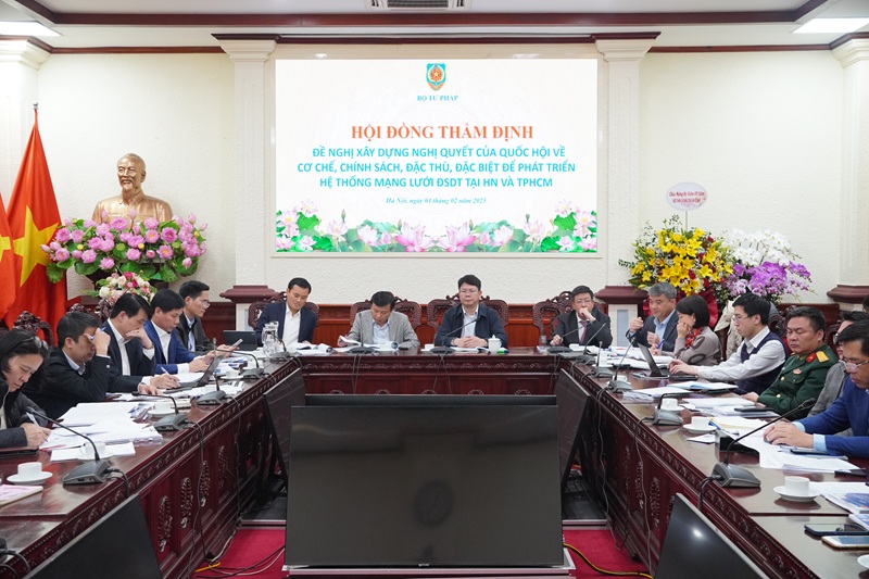 Cần cơ chế đặc thù huy động nguồn lực phát triển đường sắt đô thị ở Hà Nội và TP HCM - Ảnh 1