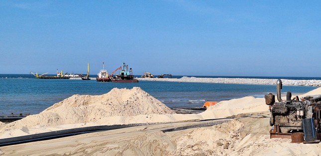 Dự án cảng biển gần 15.000 tỷ đồng ì ạch hơn 6 năm - Ảnh 1