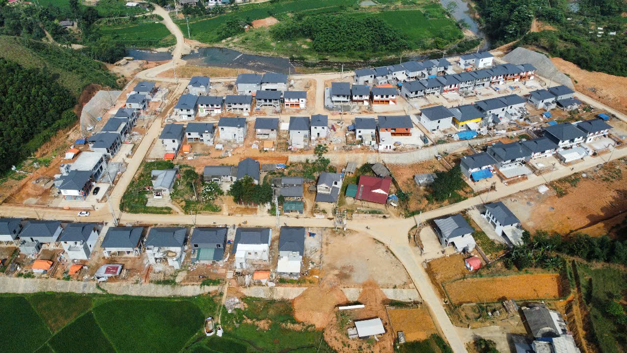 Khu tái định cư như khu du lịch sinh thái trên đồi cao - Ảnh 2