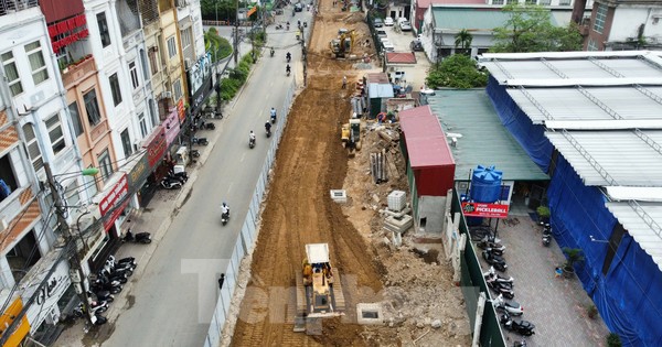 Hà Nội kiểm tra nhà 'siêu mỏng, siêu méo' trên đường Nguyễn Tuân mở rộng