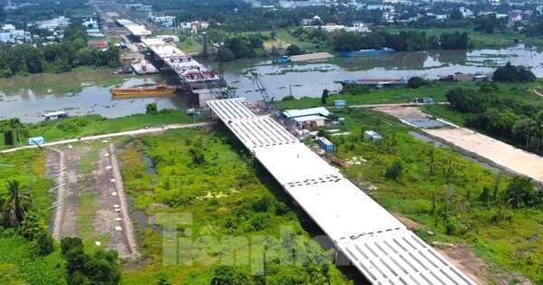 Cầu vượt sông Sài Gòn trên đường Vành đai 3 trước ngày hợp long