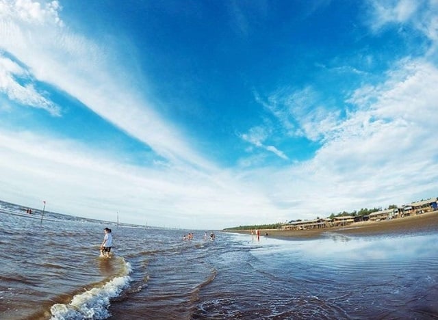 Một tỉnh có bờ biển dài hơn 50km vừa được Thủ tướng giao nghiên cứu lấn biển làm sân bay - Ảnh 1