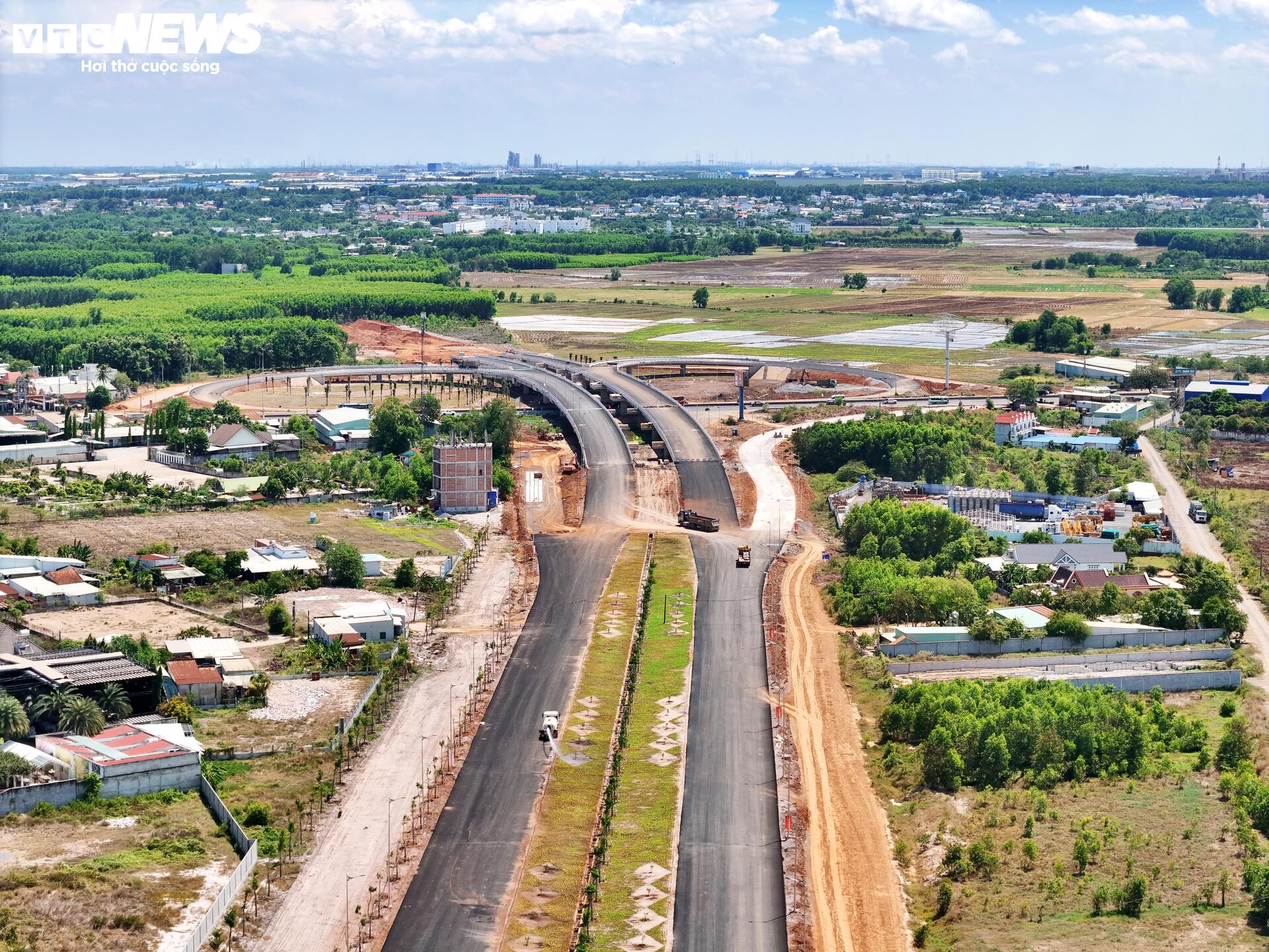 Diện mạo mới tuyến đường kết nối sân bay Long Thành trước ngày khai thác - Ảnh 6