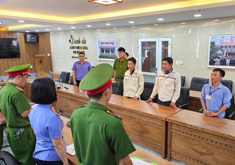 Khởi tố, khám xét chỗ ở Trần Cao Phong - Ảnh 1