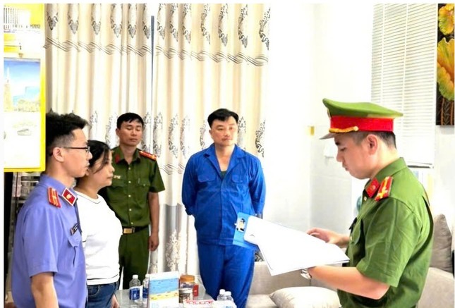 Khởi tố, bắt tạm giam Chủ tịch UBND phường và 4 cán bộ thuộc cấp - Ảnh 1