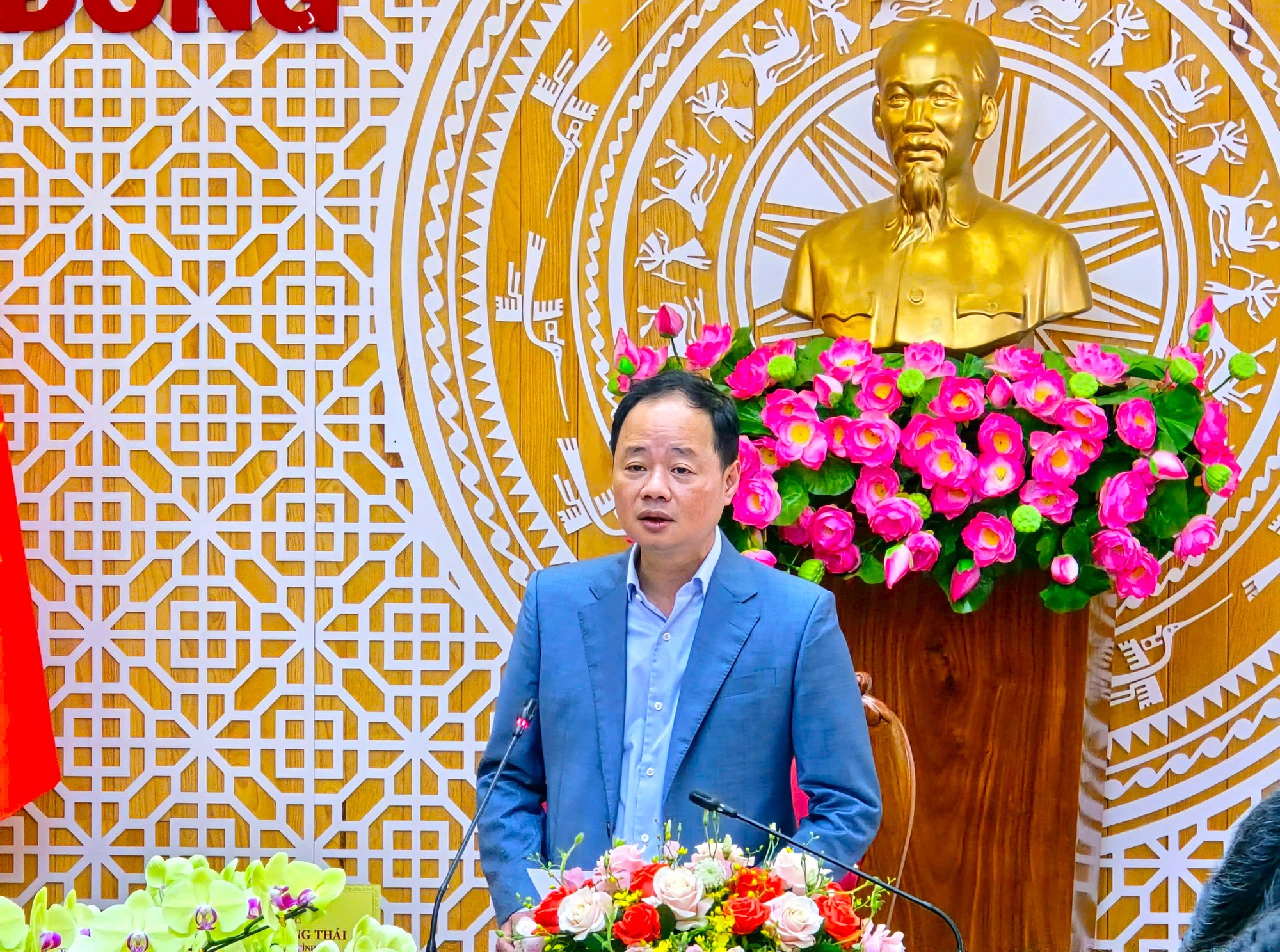 Lâm Đồng: Sẽ xem xét đình chỉ chức vụ chủ tịch huyện nếu chậm triển khai dự án cao tốc - Ảnh 2