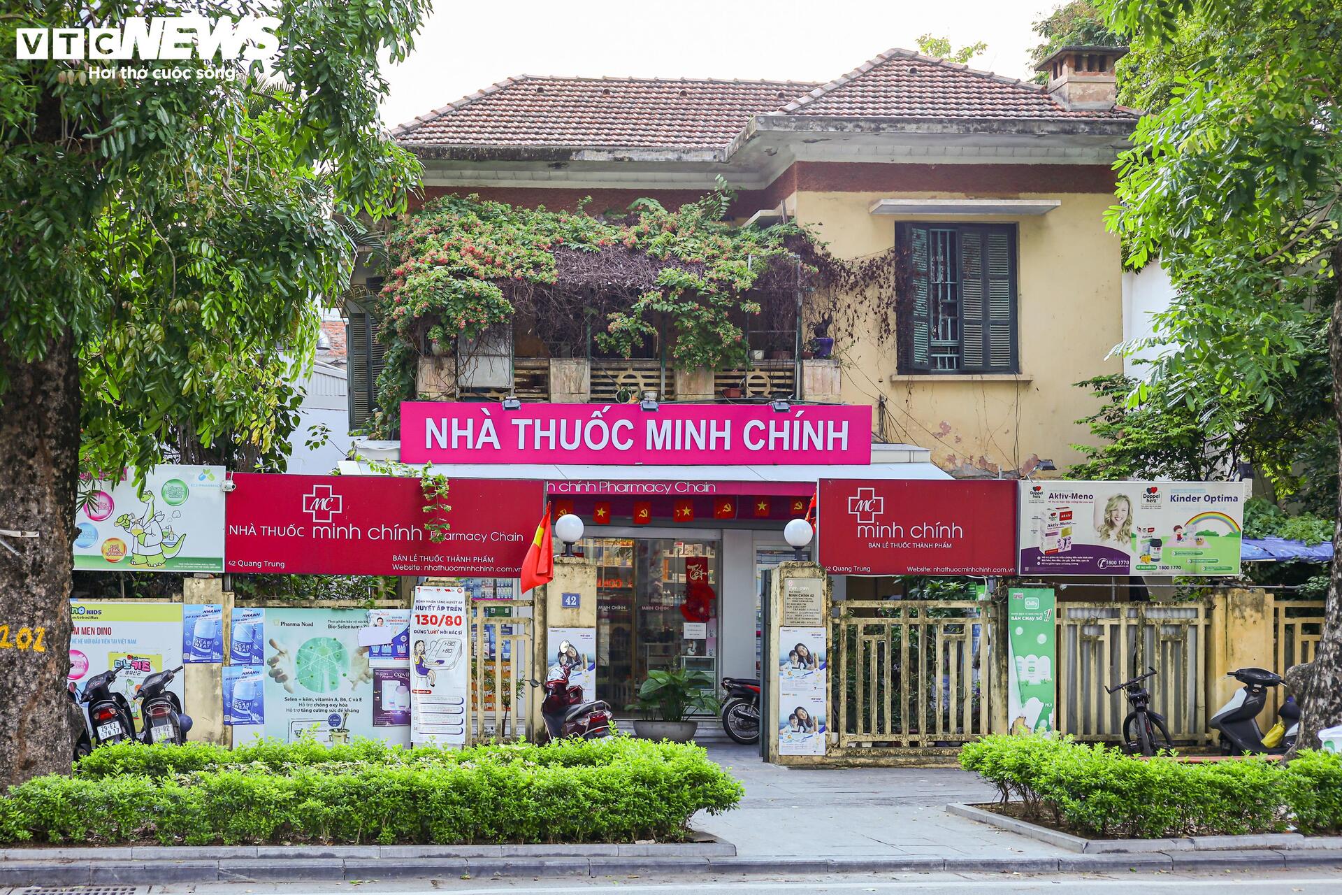 Vẻ đẹp trầm mặc của những biệt thự cổ giữa lòng Hà Nội - Ảnh 18