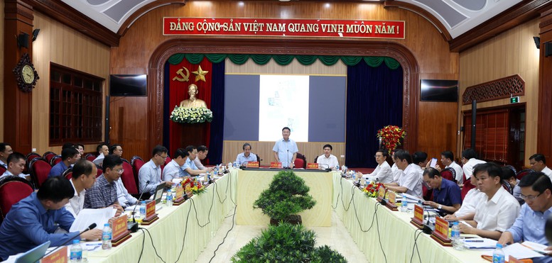 Phó Thủ tướng Lê Thành Long làm việc với tỉnh Hà Nam về triển khai dự án xây dựng Khu Đại học Nam Cao - Ảnh 1