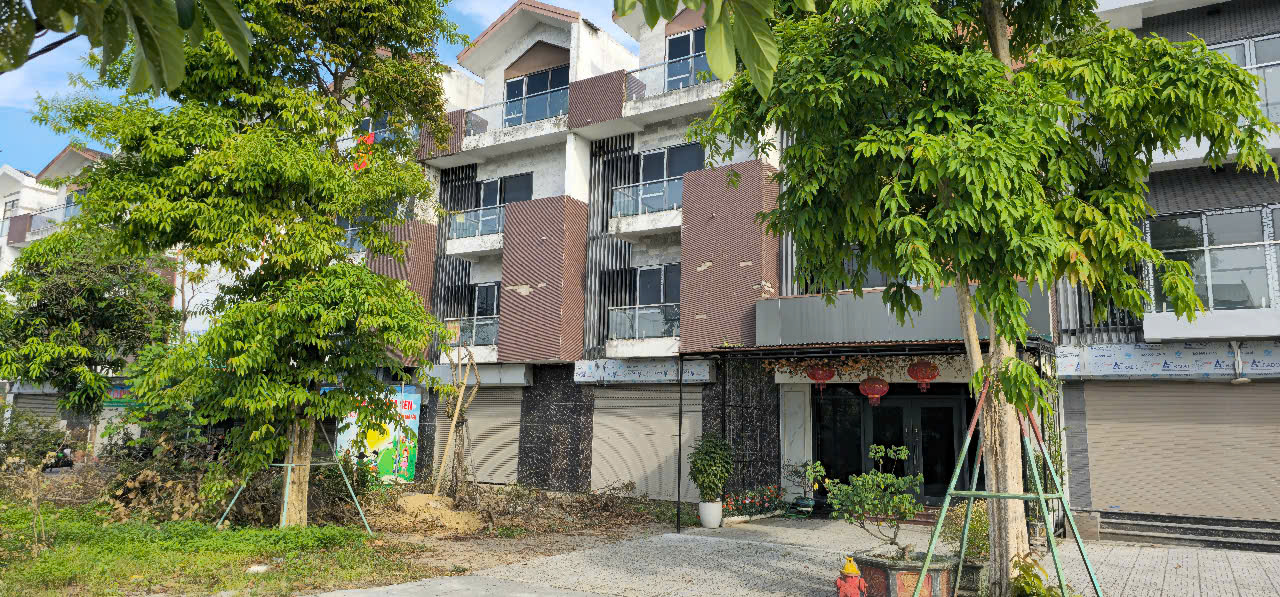Cận cảnh khu đô thị hơn 1.400 tỉ đồng quá hạn tiến độ 6 năm vẫn chưa hoàn thành - Ảnh 9