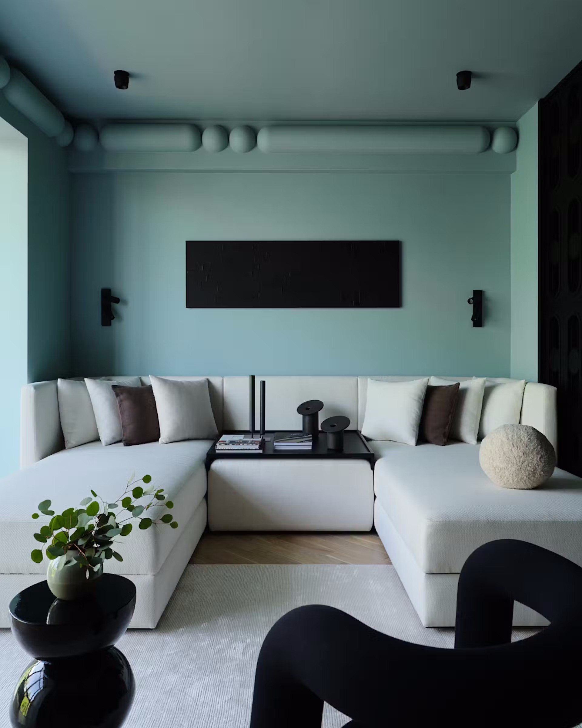Nội thất tông màu tối đầy phong cách cho căn hộ chung cư - Ảnh 1