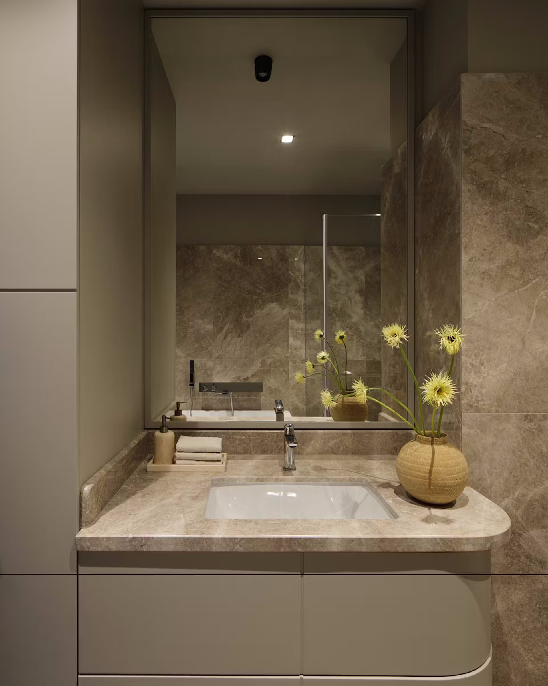 Nội thất tông màu tối đầy phong cách cho căn hộ chung cư - Ảnh 19