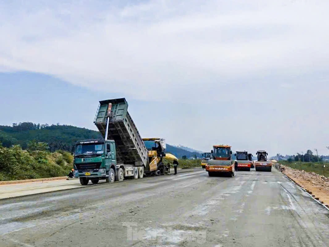 Thi công xuyên lễ trên đại công trường cao tốc Bắc Nam - Ảnh 17