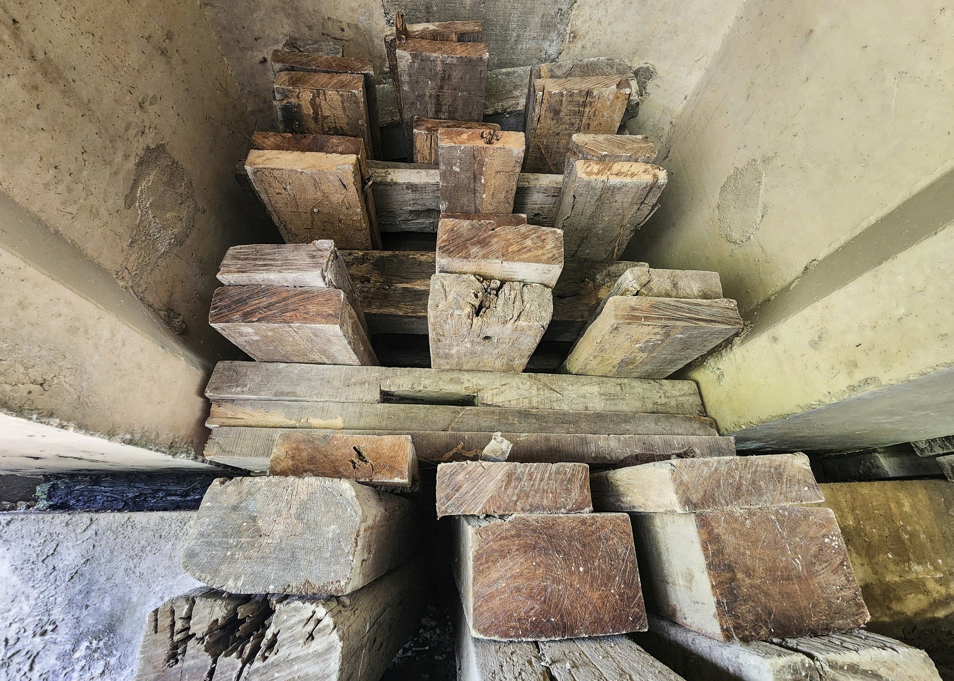 Cầu 'chống nạng gỗ' trên quốc lộ 1A qua Hà Tĩnh hiện ra sao? - Ảnh 3