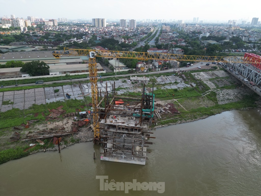 Cầu Đuống mới vẫn chơi vơi hai trụ cầu, chưa thể làm đường kết nối - Ảnh 6