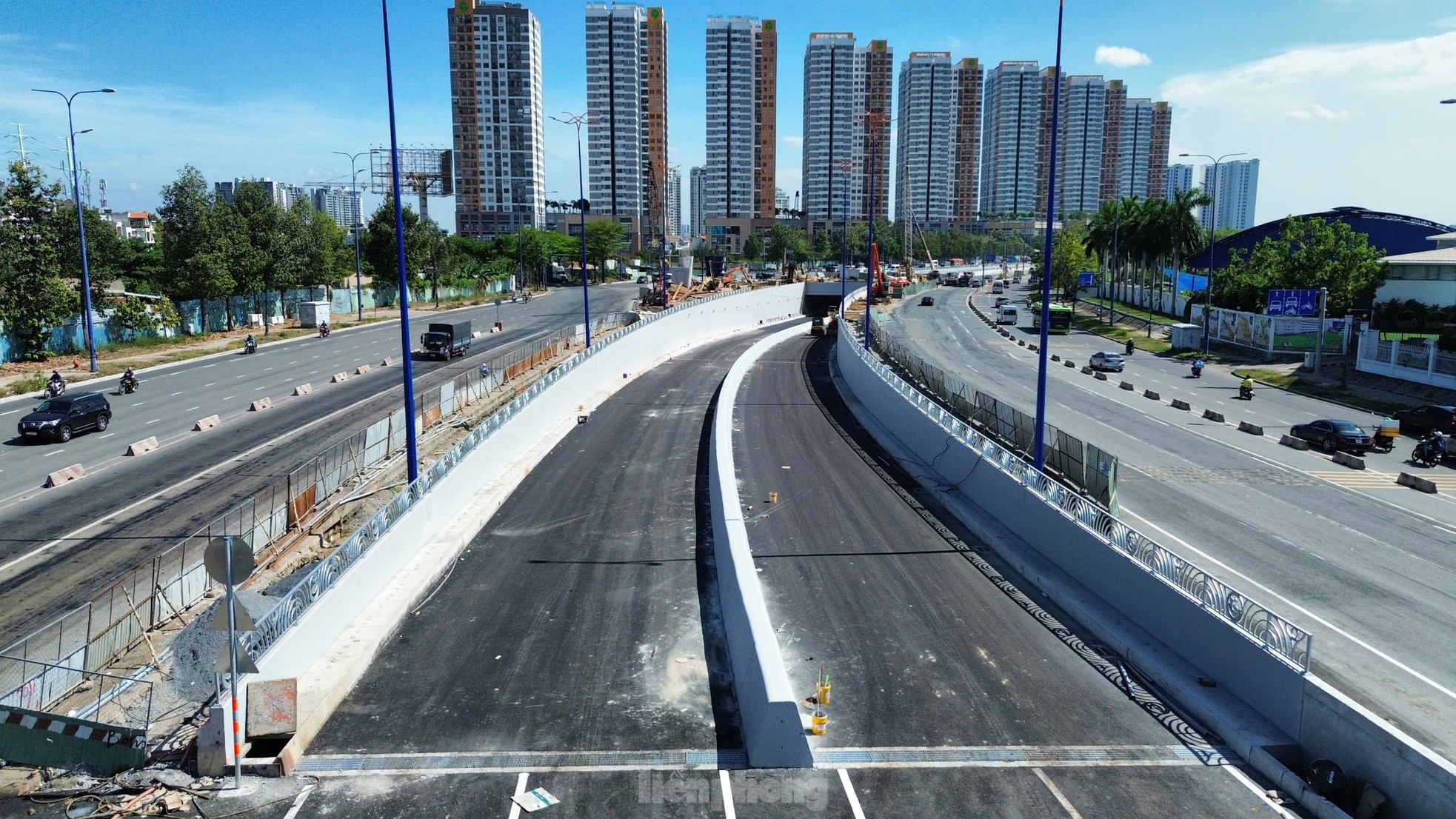 Cận cảnh hầm chui tại nút giao phía Đông TPHCM sắp thông xe - Ảnh 2