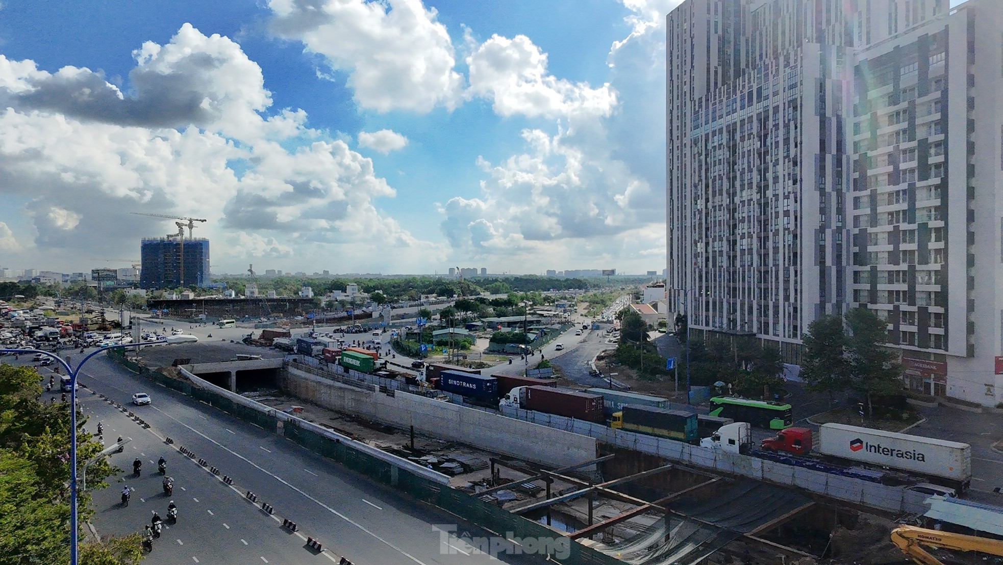 Cận cảnh hầm chui tại nút giao phía Đông TPHCM sắp thông xe - Ảnh 7
