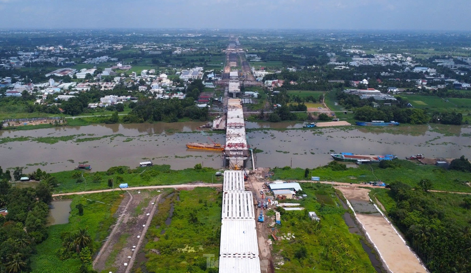 Cầu vượt sông Sài Gòn trên đường Vành đai 3 trước ngày hợp long - Ảnh 1