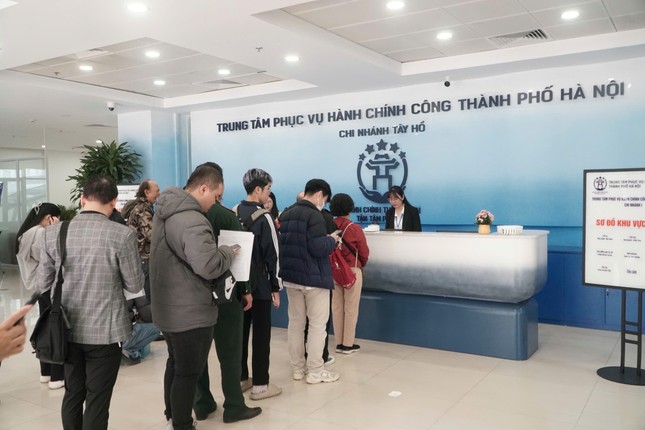 Hà Nội: Tiếp nhận 100% hồ sơ liên quan đến đất đai qua hình thức trực tuyến - Ảnh 1