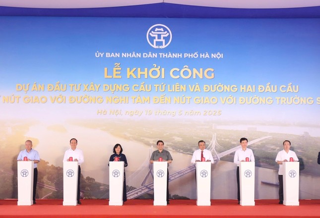 Dự khởi công cầu Tứ Liên, Thủ tướng Phạm Minh Chính đề nghị hoàn thành trong 24 tháng - Ảnh 2