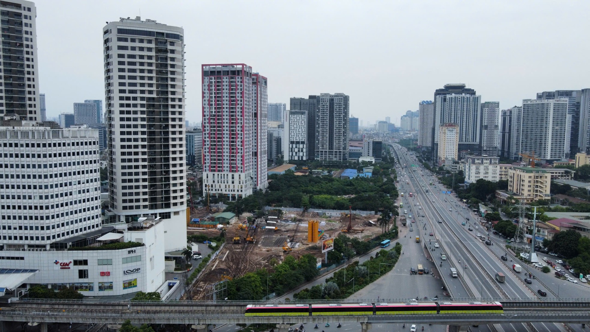 Cận cảnh khu 'đất vàng' 3 mặt tiền ở Hà Nội được đổi chủ sau nhiều năm bỏ hoang - Ảnh 4