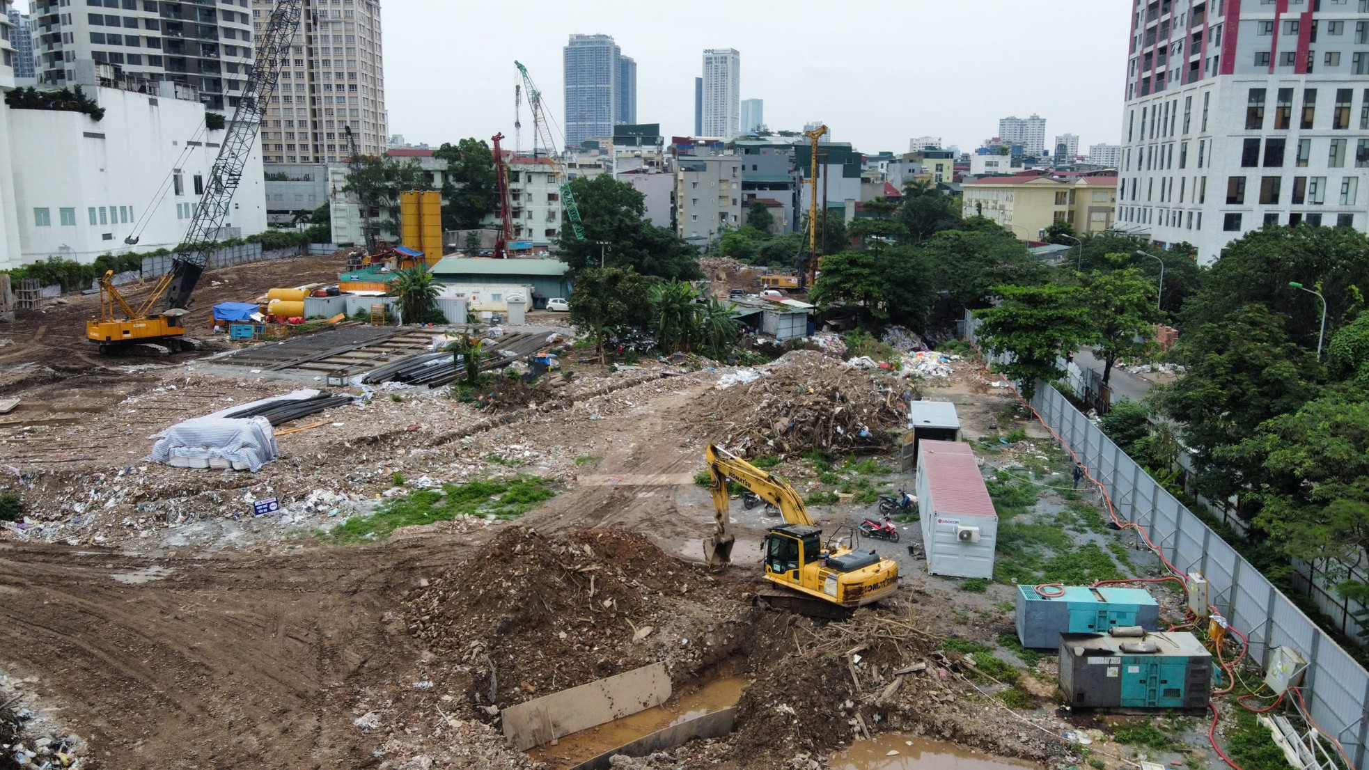Cận cảnh khu 'đất vàng' 3 mặt tiền ở Hà Nội được đổi chủ sau nhiều năm bỏ hoang - Ảnh 7