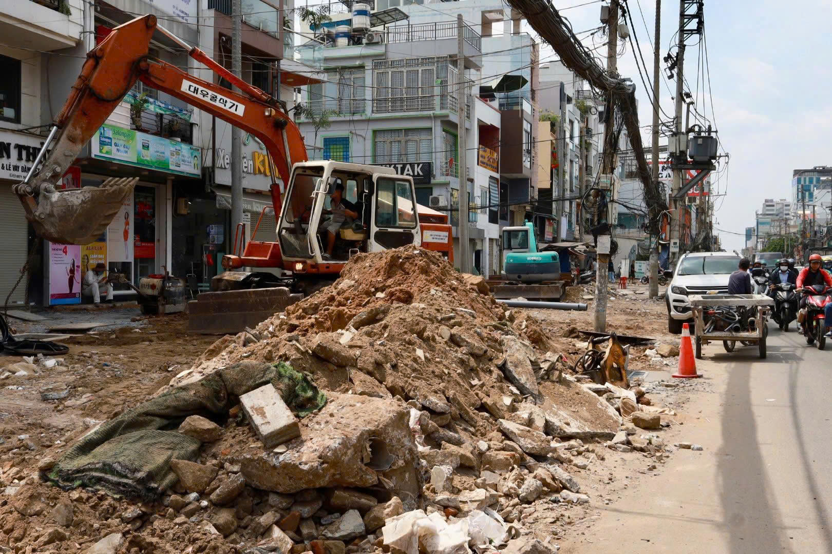 Đồng Nai chuẩn bị thu hồi đất của hơn 2.700 hộ dân để thi công hàng loạt dự án hạ tầng trọng điểm, giúp tăng cường kết nối với TP.HCM và các tỉnh xung quanh - Ảnh 1