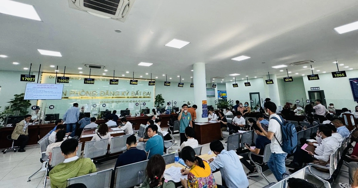 Có hay không việc nhũng nhiễu khi cấp sổ hồng tại TP.HCM?