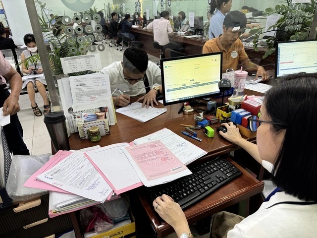 TP.HCM đã cấp sổ hồng cho hơn 71.000 căn nhà - Ảnh 1