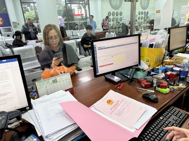 Có hay không việc nhũng nhiễu khi cấp sổ hồng tại TP.HCM? - Ảnh 2
