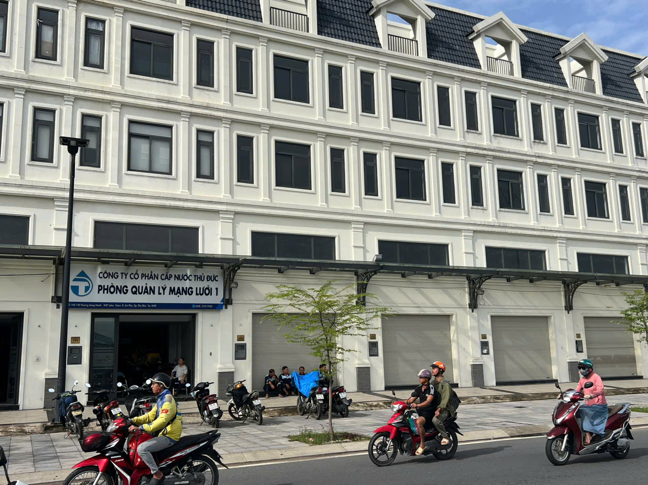Shophouse triệu đô khu ven Tp.HCM: Chỗ hắt hiu, nơi sôi động, sự thật ít ai ngờ - Ảnh 8