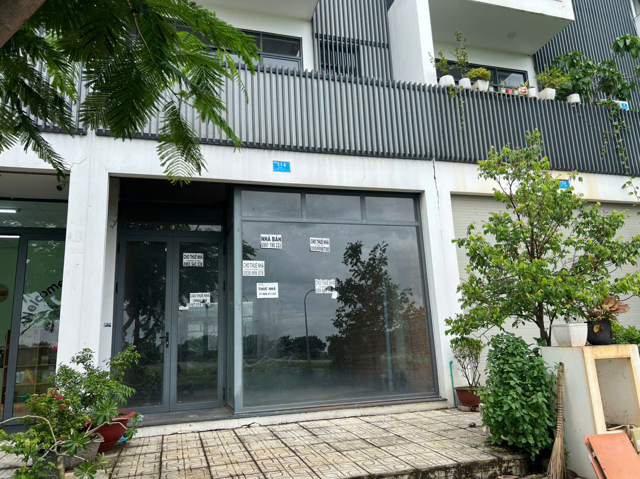 Shophouse triệu đô khu ven Tp.HCM: Chỗ hắt hiu, nơi sôi động, sự thật ít ai ngờ - Ảnh 6