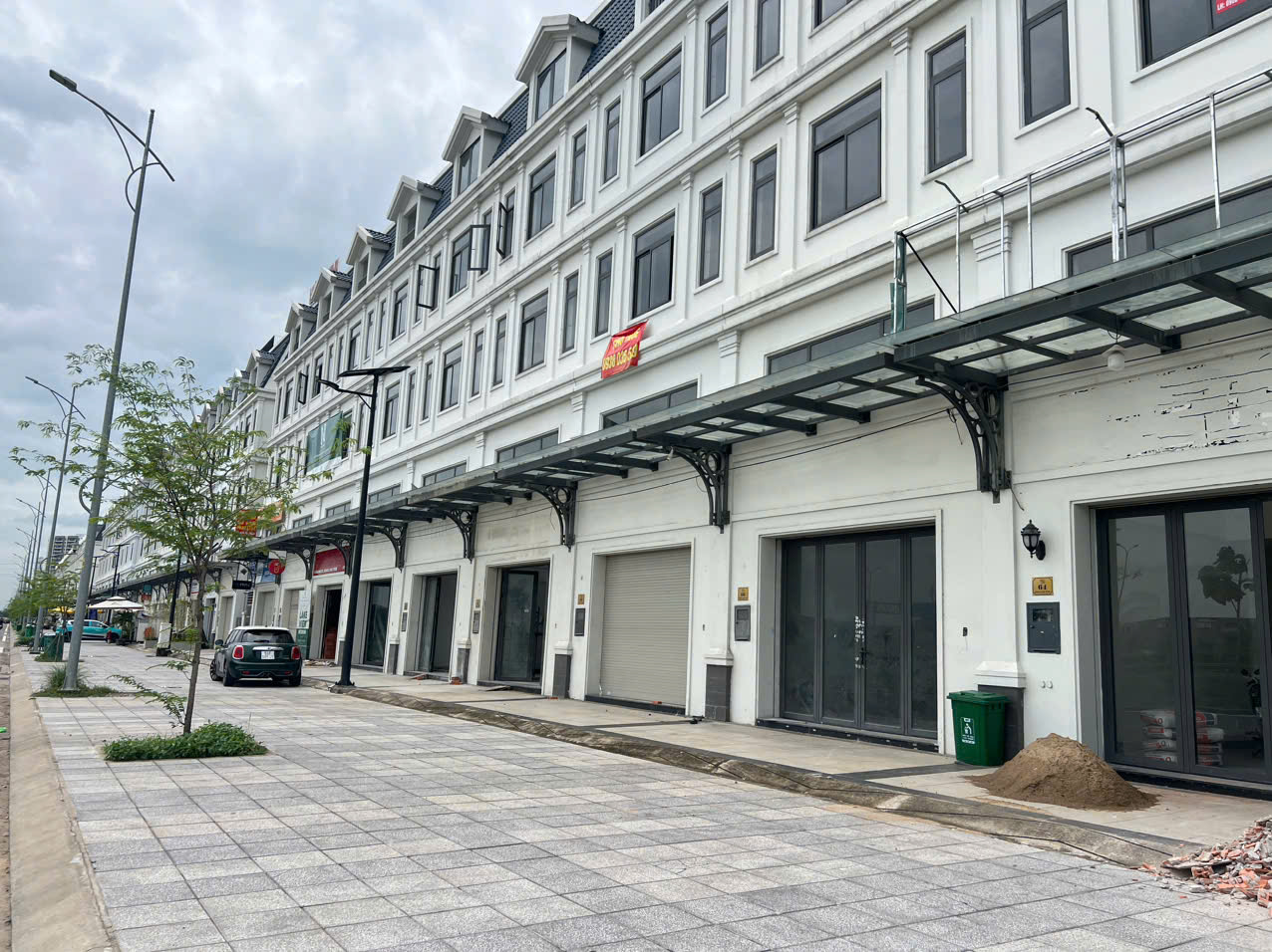 Shophouse triệu đô khu ven Tp.HCM: Chỗ hắt hiu, nơi sôi động, sự thật ít ai ngờ - Ảnh 9