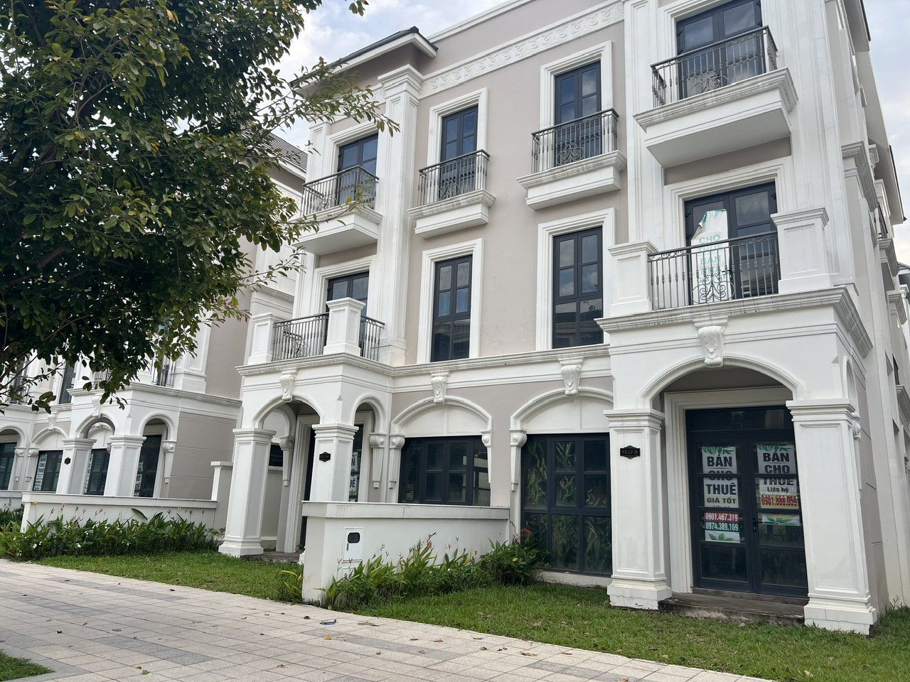 Shophouse triệu đô khu ven Tp.HCM: Chỗ hắt hiu, nơi sôi động, sự thật ít ai ngờ - Ảnh 14