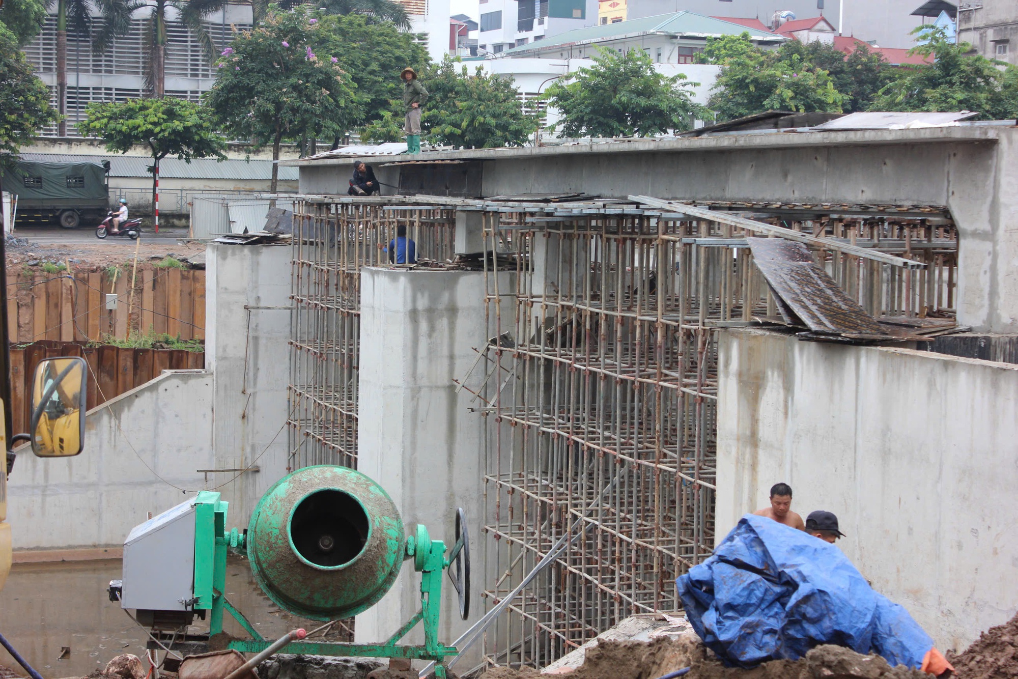 Cận cảnh đập dâng trong quá trình "hồi sinh" sông Tô Lịch - Ảnh 8