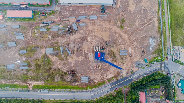 Đằng sau kỳ tích xây dựng nhà máy ô tô Vinfast: Chủ tịch Phạm Nhật Vượng phản hồi sau một phút, chỉ đạo làm kho rộng 12.000 m2 trong 2 tuần - Ảnh 3