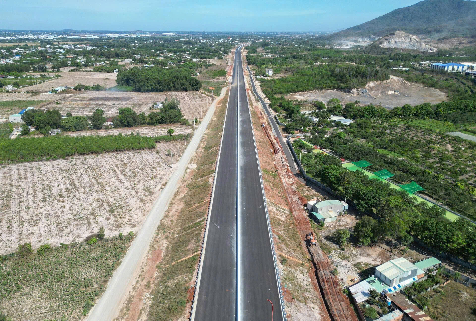 “Siêu đường” dài 54km, gần 18.000 tỉ đồng của Việt Nam được yêu cầu phải xong trước khi sân bay Long Thành hoạt động - Ảnh 1
