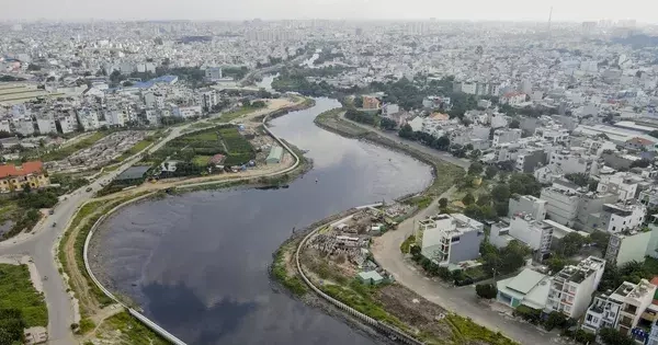 Thi công ì ạch, loạt nhà thầu dự án cải tạo tuyến kênh dài nhất TPHCM bị phạt