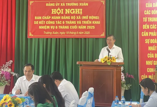 Chủ tịch Cần Thơ: 'Không vì sáp nhập mà kêu người dân phải chờ' - Ảnh 1