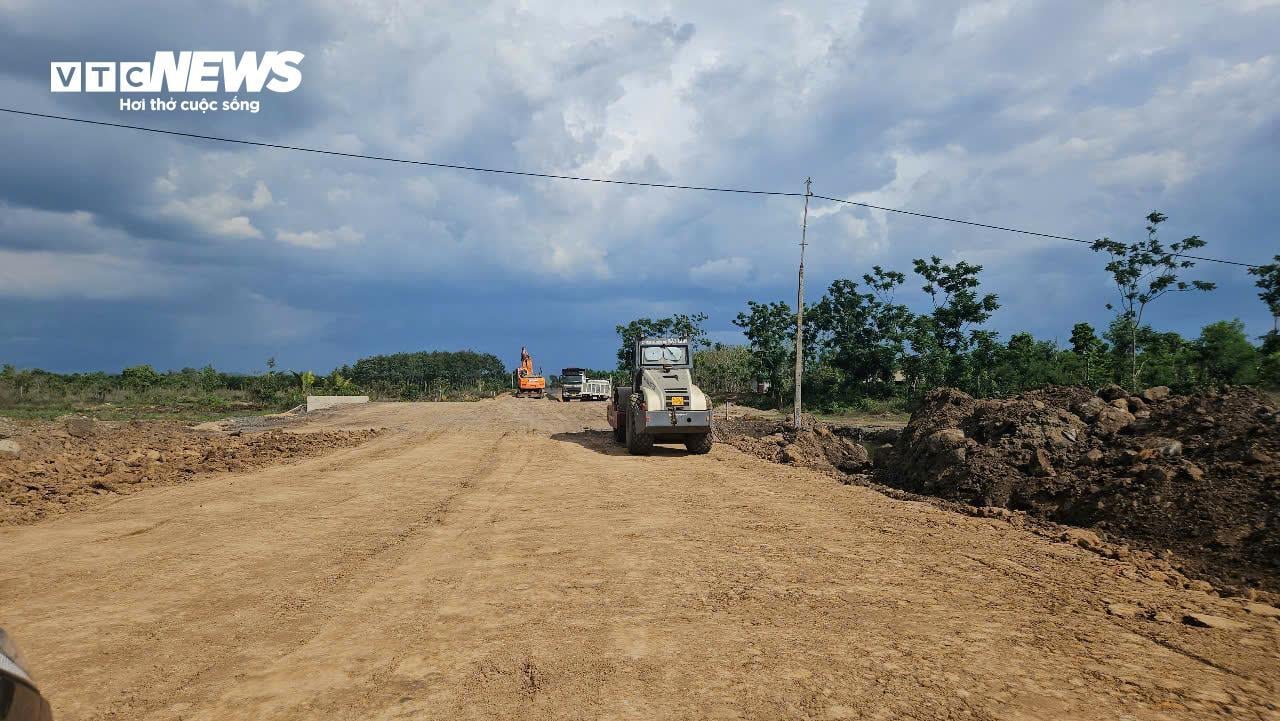 Sau 5 năm khởi công, đường Hồ Chí Minh đoạn tránh Buôn Ma Thuột vẫn còn dang dở - Ảnh 9