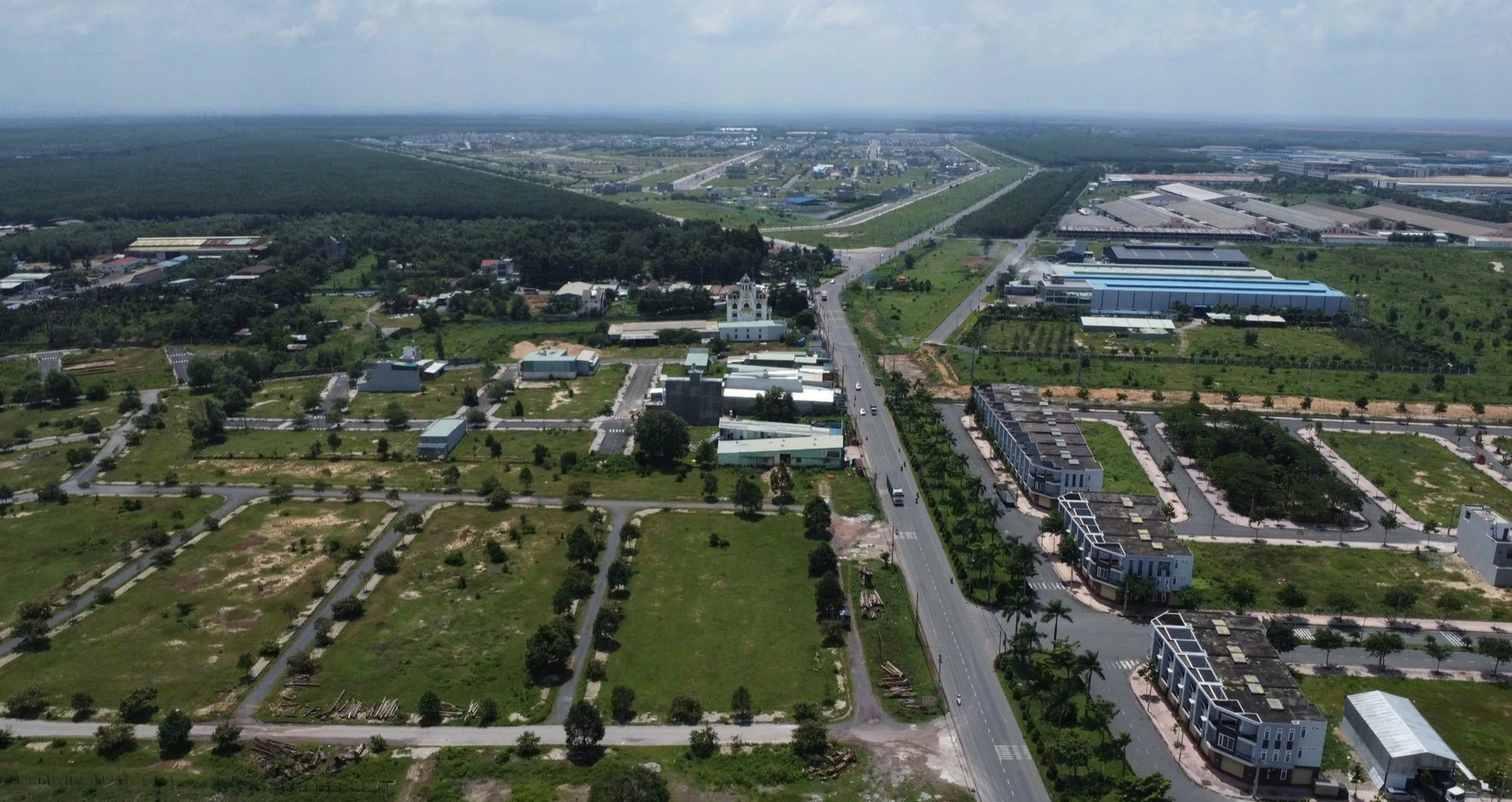 Đồng Nai dự kiến thu hồi 490ha đất để triển khai "siêu dự án" đường sắt tốc độ cao Bắc - Nam 67 tỷ USD mà Vingroup và Thaco cùng đề xuất đầu tư - Ảnh 1